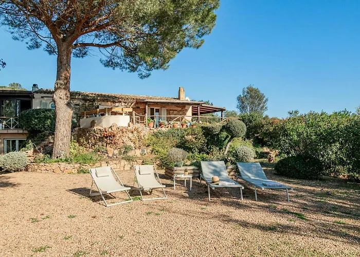 Villa By Porto Istana'S Crystal-Clear Waters