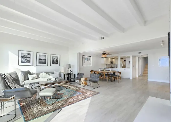 Three Bedroom Residence With Private Rooftop Deck