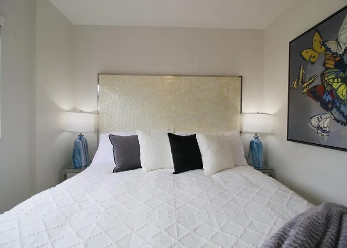 Beachside 2Br Condo, 2 King Beds , Near Disney