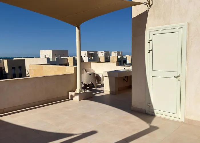 El Gouna Mangroovy 2Br Penthouse, Beach Access, Pool & Sea Views & Private Rooftop Terrace