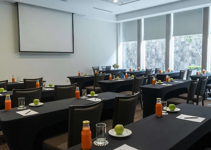 Pullman Lima San Isidro Hotel