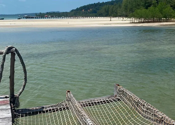 Firefly Beach Guesthouse & Bar Restaurant Koh Rong