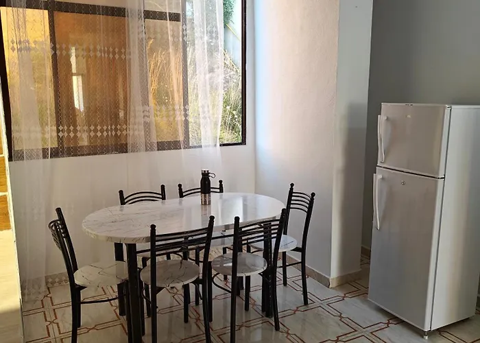 Appartement fraichement rénové à Tazeboujt Bejaia - Tout proche de la mer