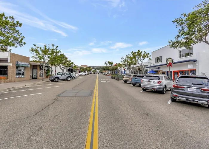Azul On Avenida Del Mar Half Mile To The Pier 5 Suites
