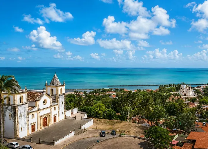 Vista para o mar e Farol de Olinda, Perto da FACULDADE DE MEDICINA DE OLINDA , Cama Solteiro Com colchão Adicional, Estante e Ventilador
