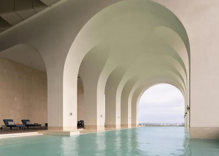 Arjuna Solitaire Hotel