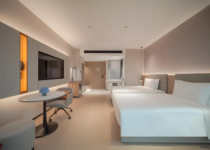 Holiday Inn Express Shanghai On The Bund By Ihg