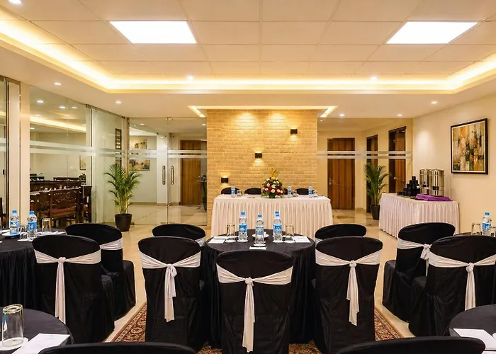 Luxury Swimming Pool Hotel Tf Resort - Calangute Goa - Restaurant & Bar - Fitness Center - Gym, Free Wi-Fi, & Free Parking - Best Hotel In Goa