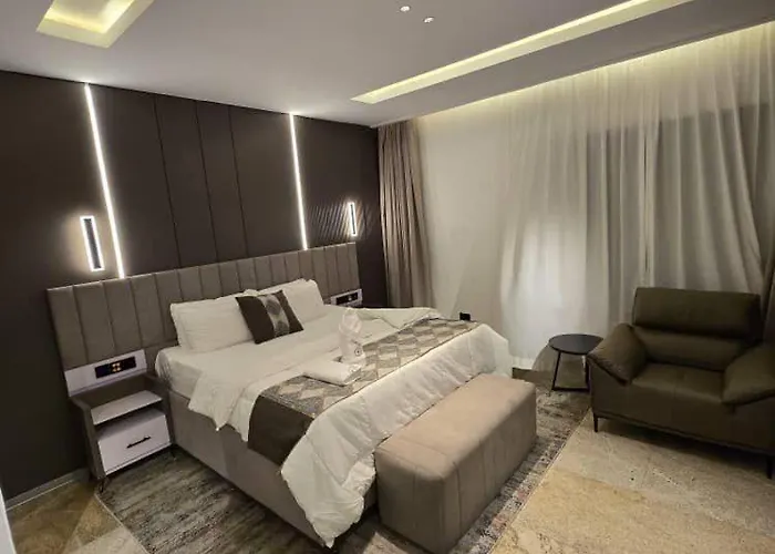 Vegas Astoria Hotel And Suites