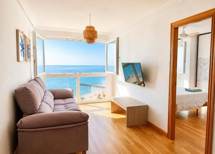 Sea Views And Free Parking By The Beach