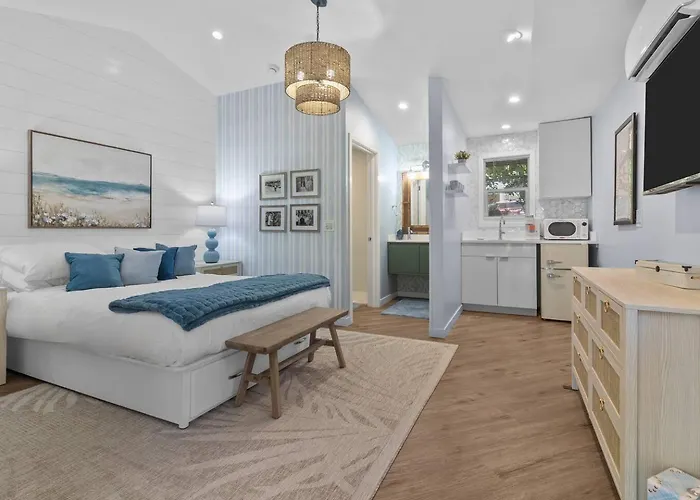 The American Hotel. Suite 1. A Summer Place.
