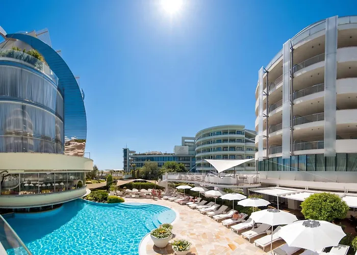 Hotel Waldorf- Premier Resort