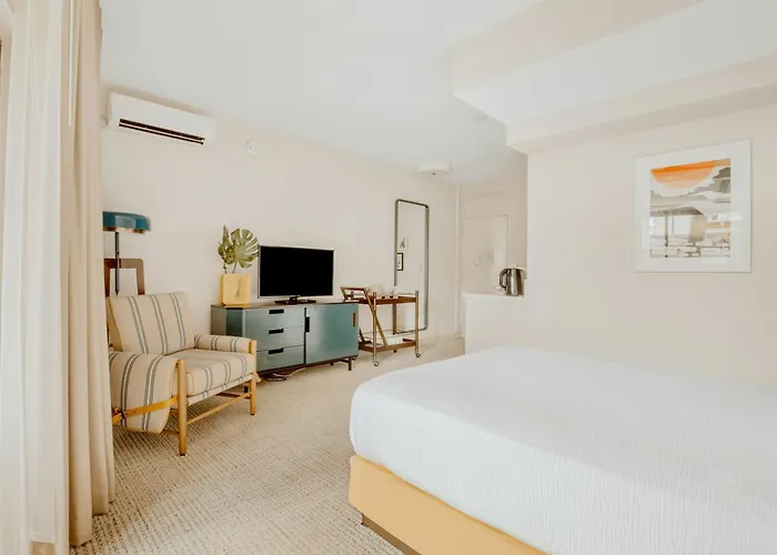 White Sands Hotel