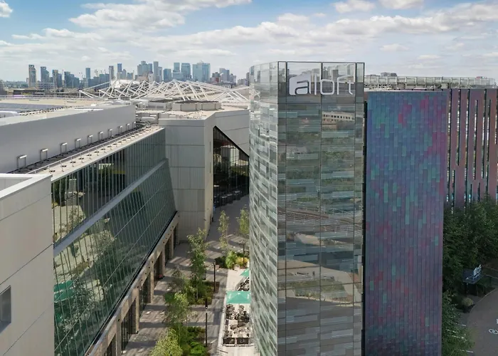 Aloft By Marriott London Excel