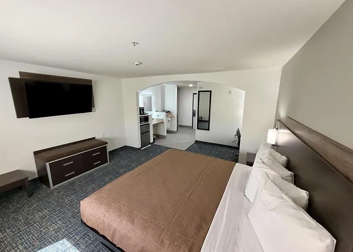 Howard Johnson By Wyndham Lubbock Tx