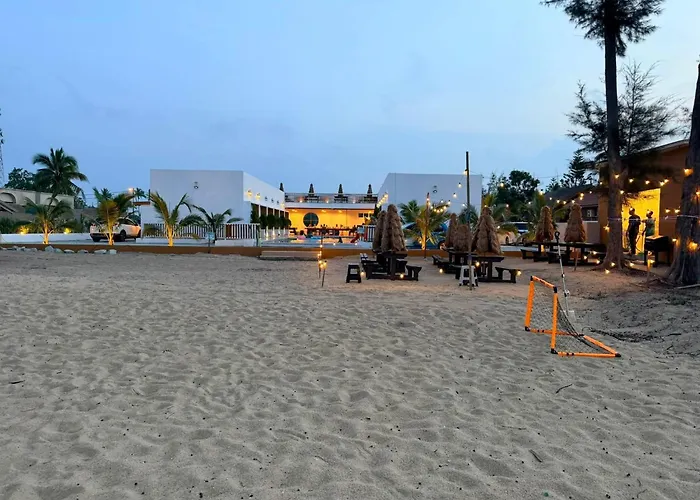 The Beach View Penarik By Haziela