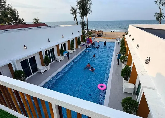 The Beach View Penarik By Haziela