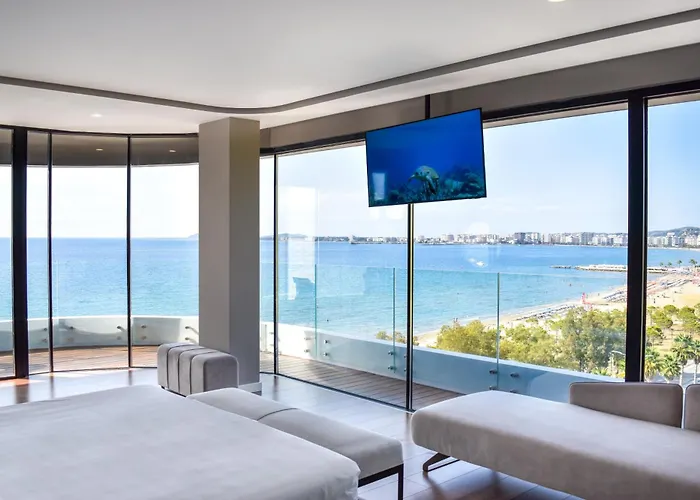 Yacht Hotel