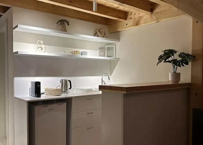 Cbreeze Guesthouse