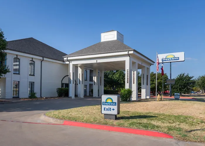 Days Inn By Wyndham Granbury