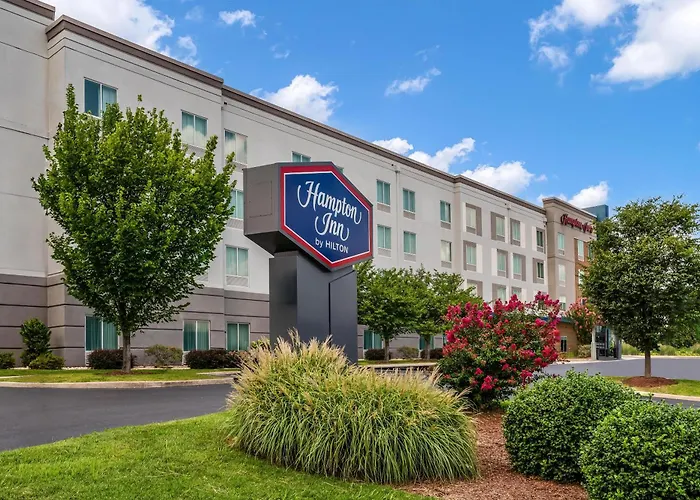 Hampton Inn By Hilton Nashville Airport Century Place