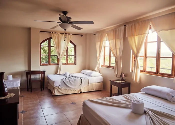 Beachside Stay At Villa Viyarte