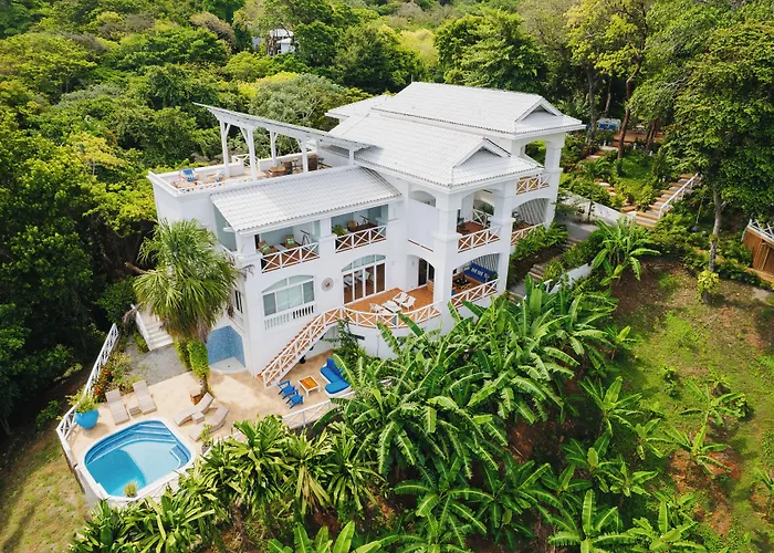 Blue Roatan Resort