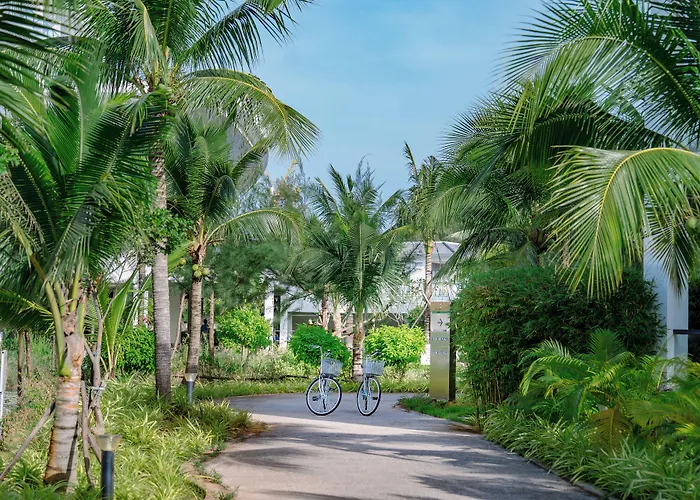 Emerald Ho Tram Resort