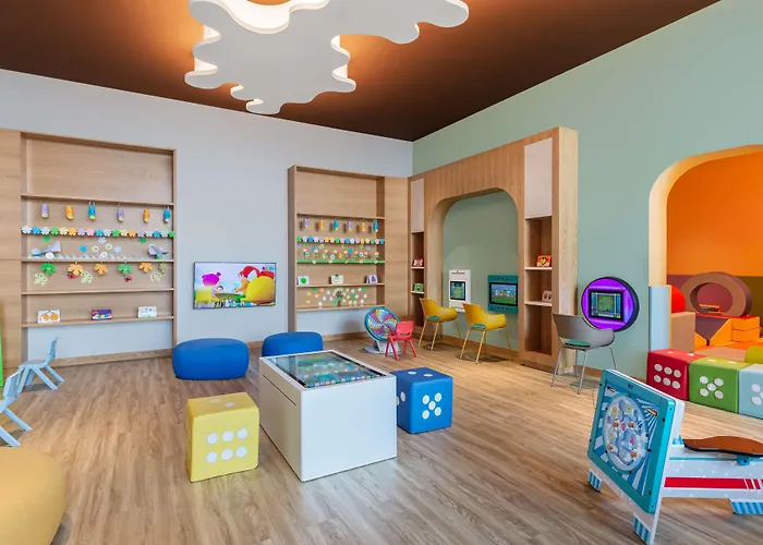 Hampton By Hilton Marjan Island