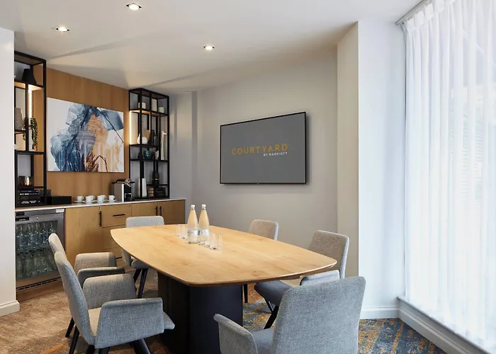 Courtyard By Marriott Oxford City Centre