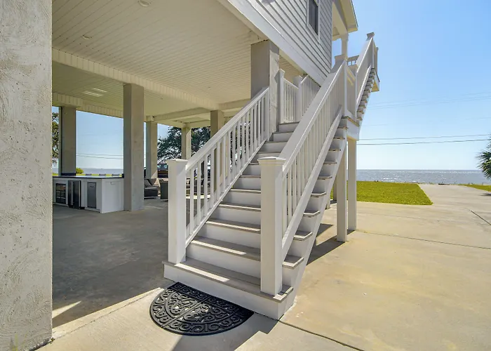 Walk To Beach: Oceanfront Home W/ Outdoor Kitchen