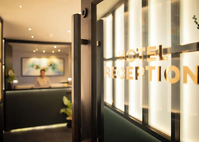 The Gravitique Hotel Khaosan