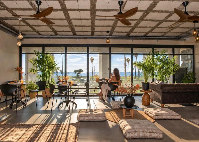 Wom Beach Pod Hotel -By Wom Pod Chain