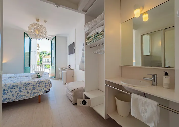 Hostal Marina Cadaques