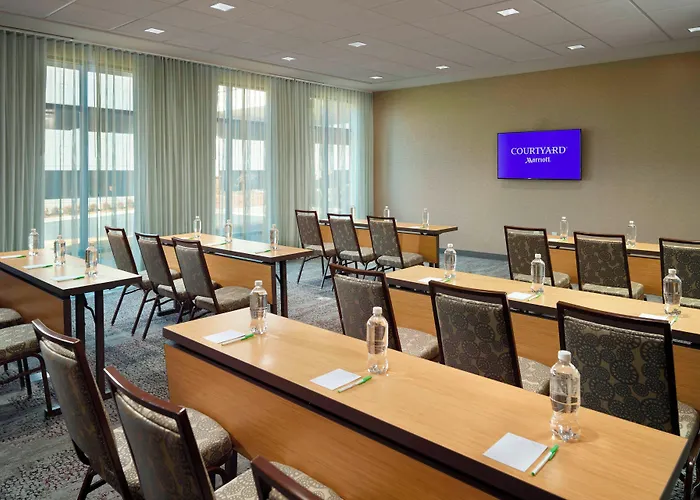 Courtyard By Marriott Lagrange