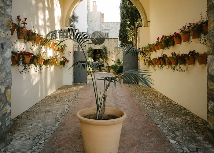 Hotel Castillo De Monda