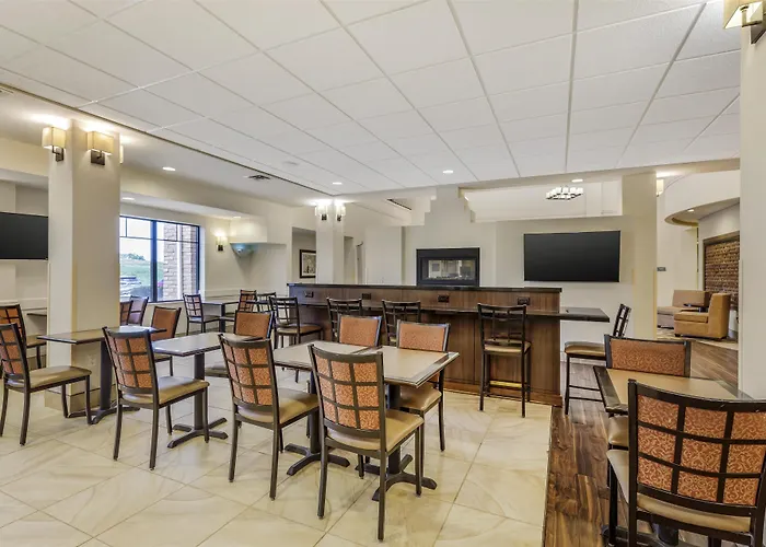 Best Western Plus Hudson Hotel & Suites