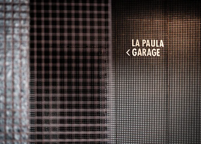 La Paula Apartments & Suites