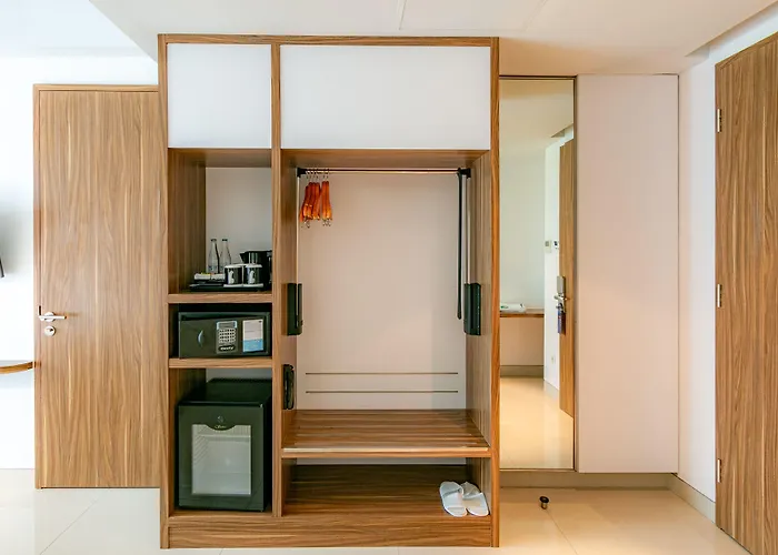 Holiday Inn Express Baruna By Ihg