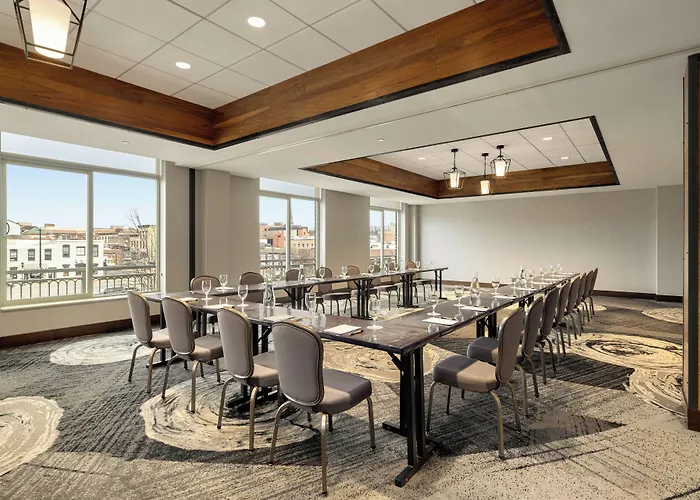 Hotel Indigo Naperville Riverwalk By Ihg