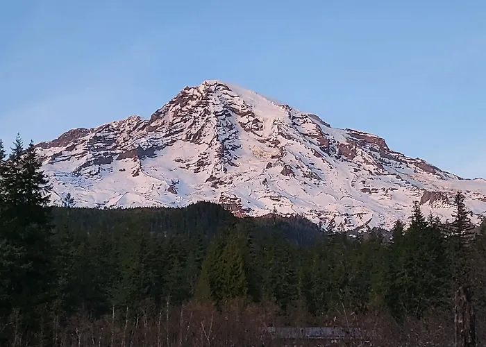 Cowlitz River Lodge