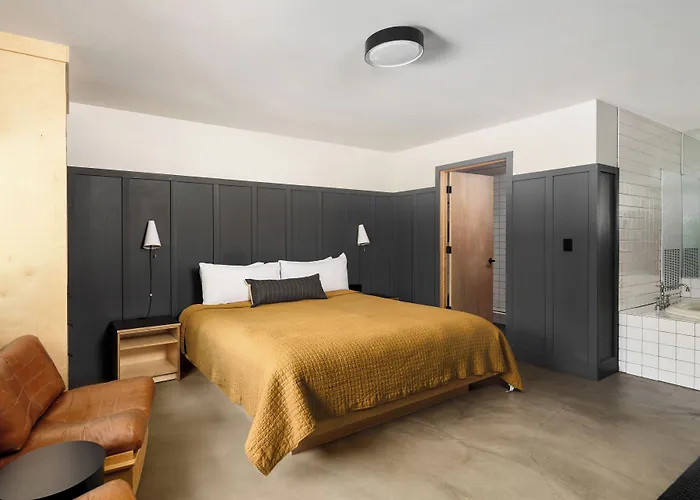 The Coachman Hotel