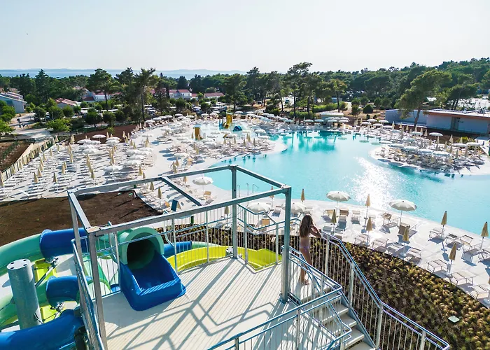Zaton Holiday Resort Camping Homes