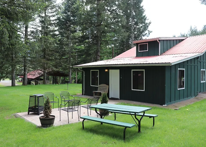 Lone Fir Resort