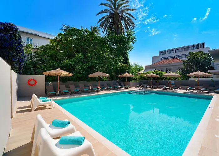 Amphitryon City Hotel