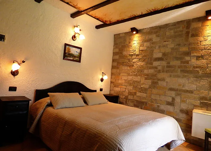 Chalet Sul Lago Hotel In Montagna