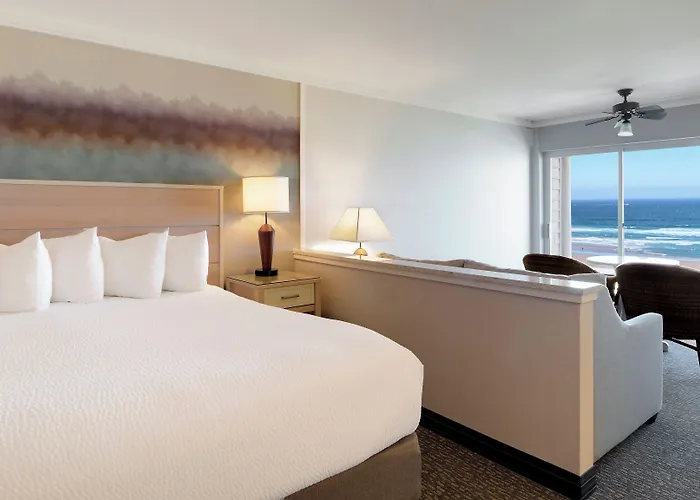 Hallmark Resort - Newport
