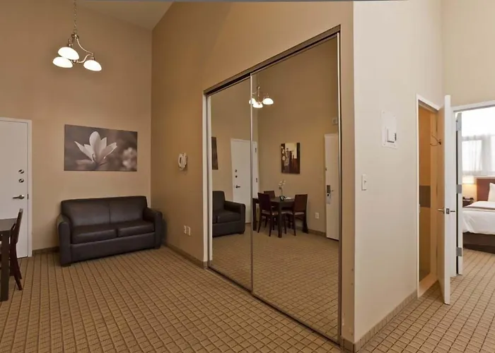 Pointe Plaza Hotel