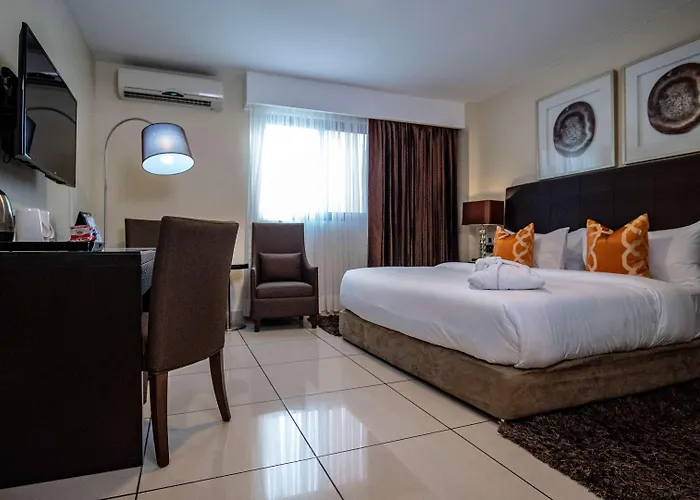 Oak Plaza Hotels East Airport