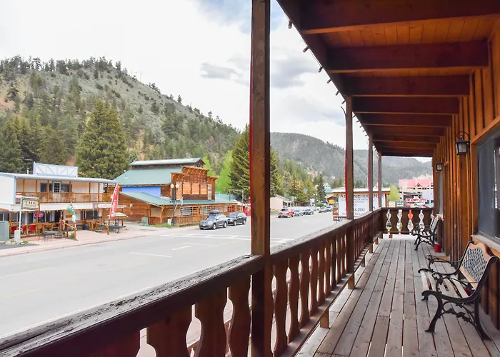Alpine Lodge Red River